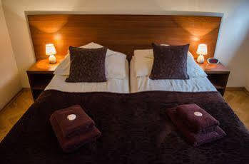 Royal Route 29 Comfort Guest house